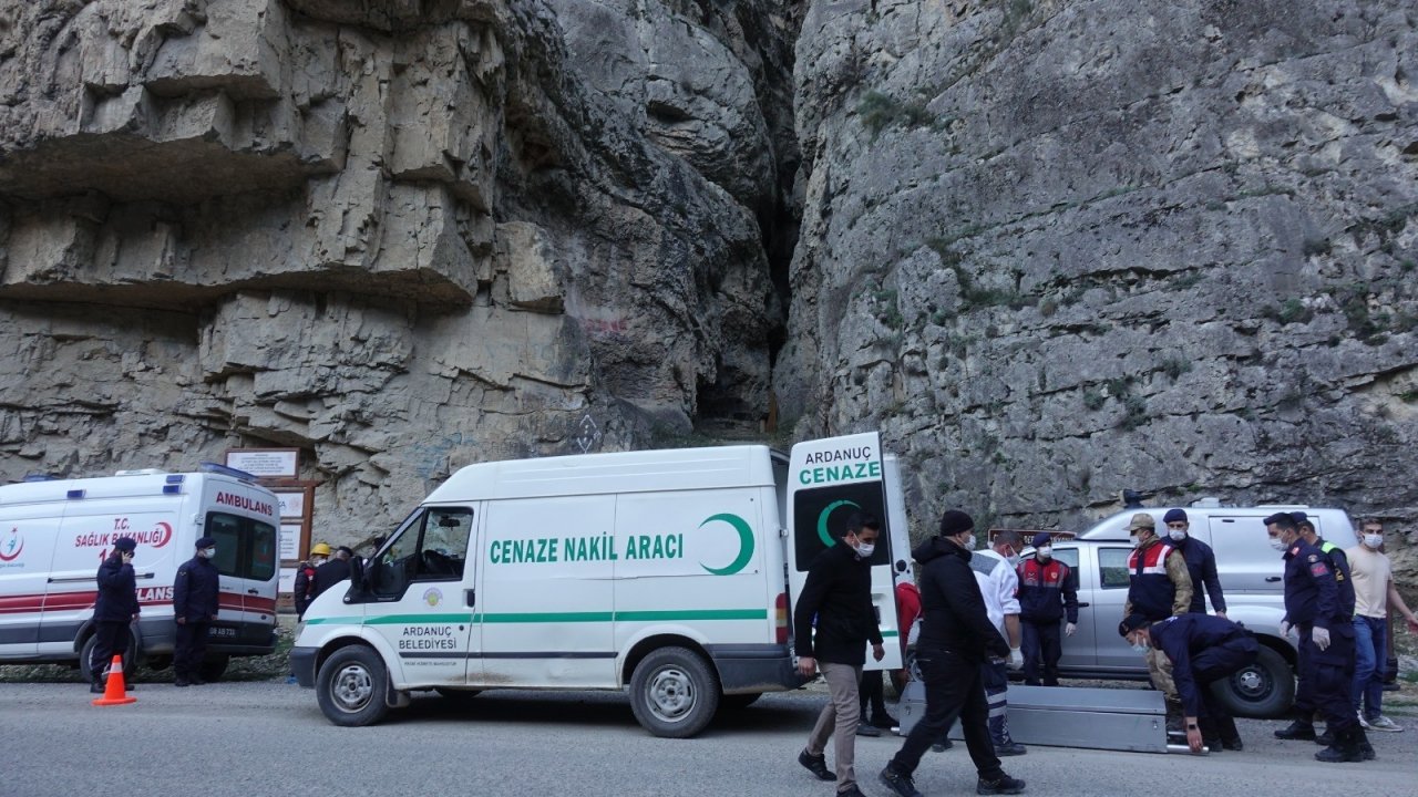 Artvin’deki Cehennem Deresi Kanyonu’nda Şüpheli Ölüm