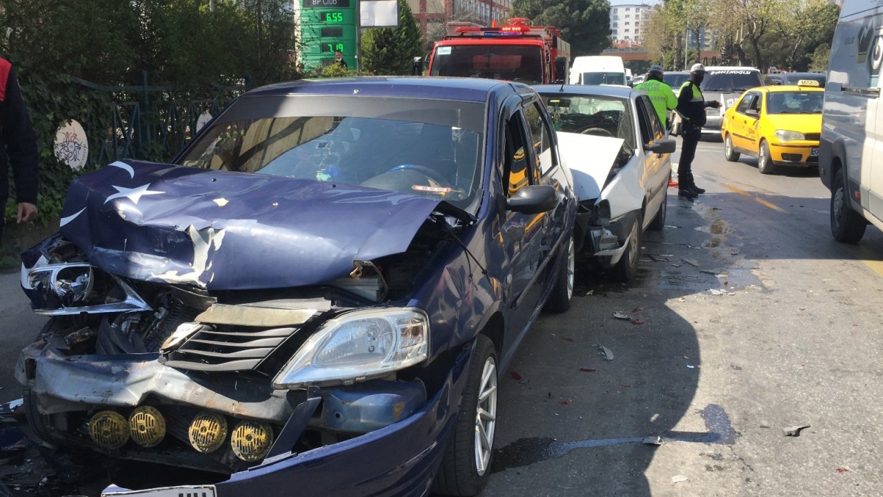 Aydın’da Zincirleme Trafik Kazası; 4 Yaralı
