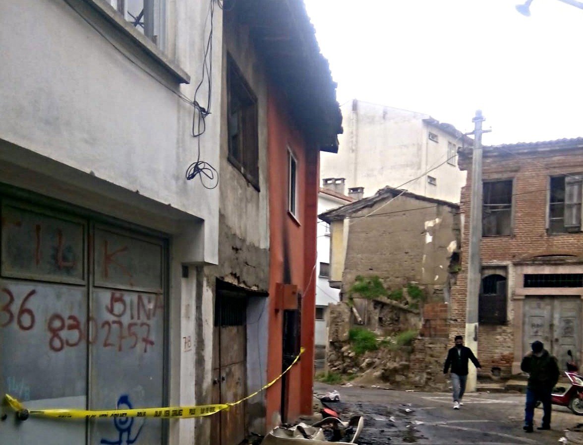 Yalnız Yaşayan Kadının Evi Alev Alev Yandı