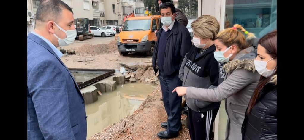 Konak’ta Şehrin Göbeğine Yapılan Foseptik Çukuruna Tepki
