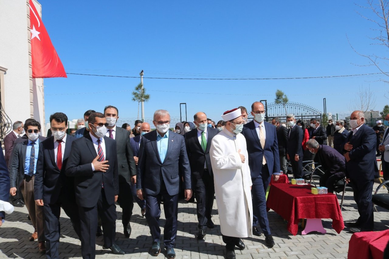 Diyanet İ̇şleri Başkanı Erbaş, Bismil İ̇lçe Müftülüğü Açılışına Katıldı