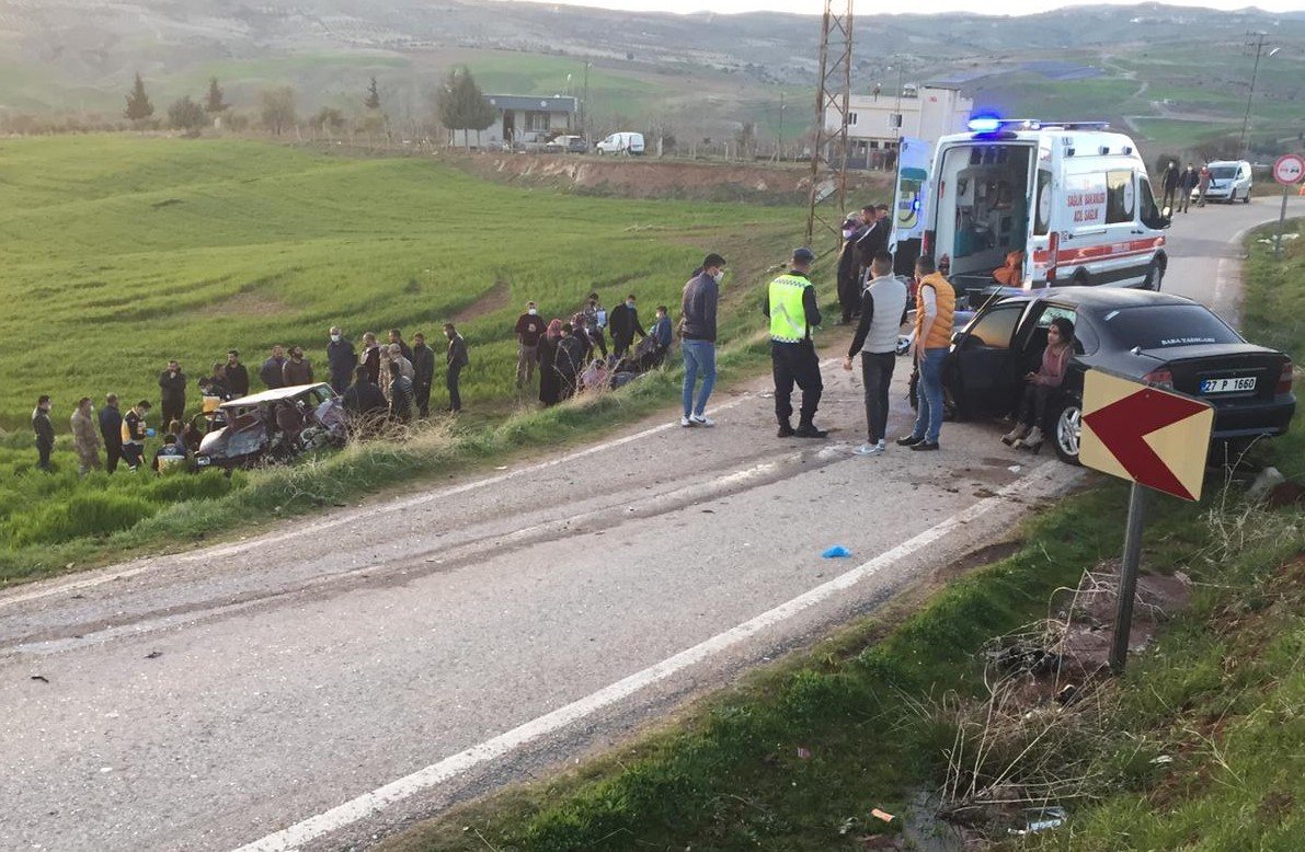 Feci Kaza 3 Çocuğu Yetim Bıraktı, Bir Kadını Eşinden Ayırdı