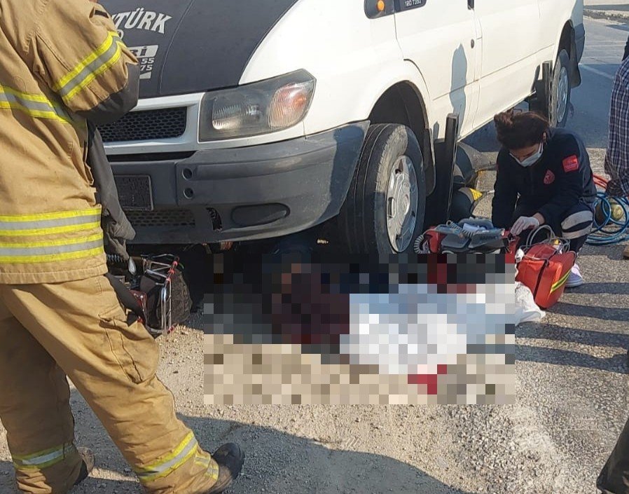 İ̇zmir’de Trafik Kazası: 1 Ölü, 1 Ağır Yaralı