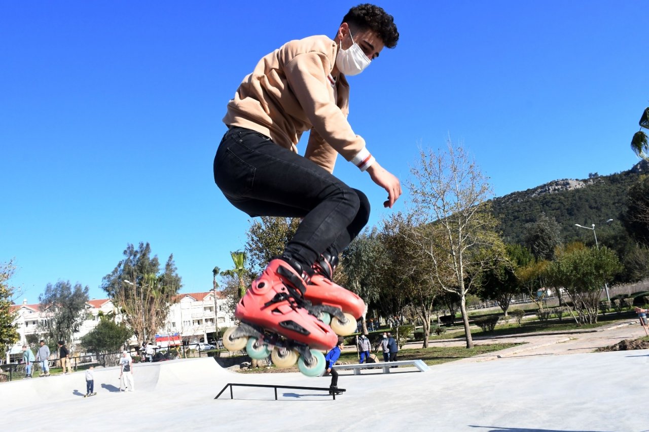 Skate Park’a Gençlerden Yoğun İlgi