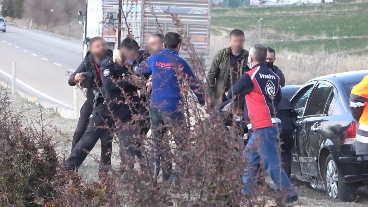 Kırıkkale’de Kaza Sonrası Ortalığı Birbirine Kattı, Polise Tehditler Savurdu