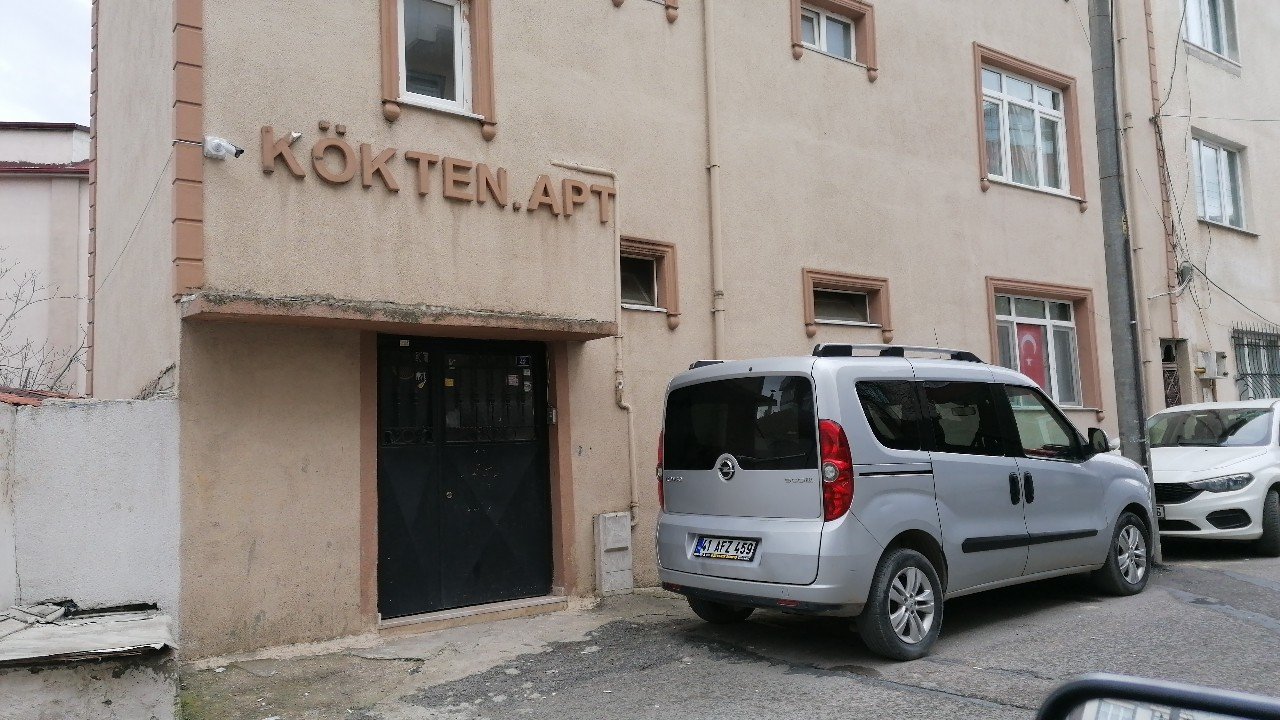 Tartıştığı Oğlu, Gelini Ve 2 Torununu Bıçakla Yaraladı