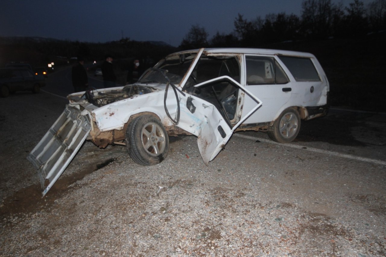 Beyşehir’de İki Otomobil Çarpıştı: 2 Yaralı