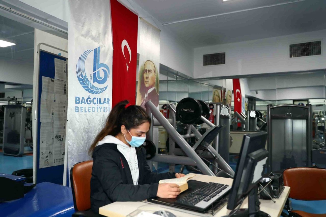 Farkındalık İçin 15 Dakika Kitap Okudular