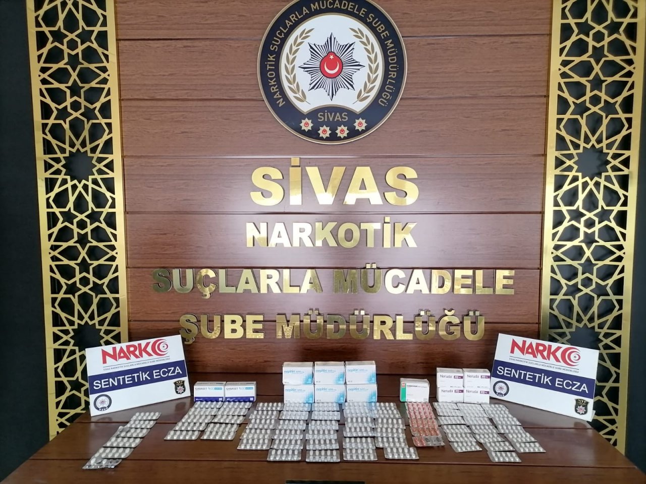 Sivas’ta 686 Adet Sentetik Ecza Hap Ele Geçirildi