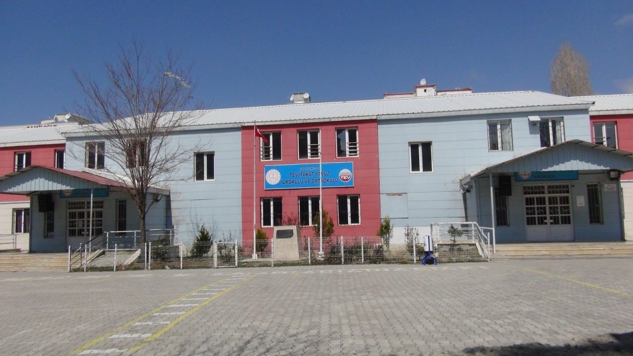 Van’daki Bir Okulda Korona Nedeniyle Eğitime Ara Verildi