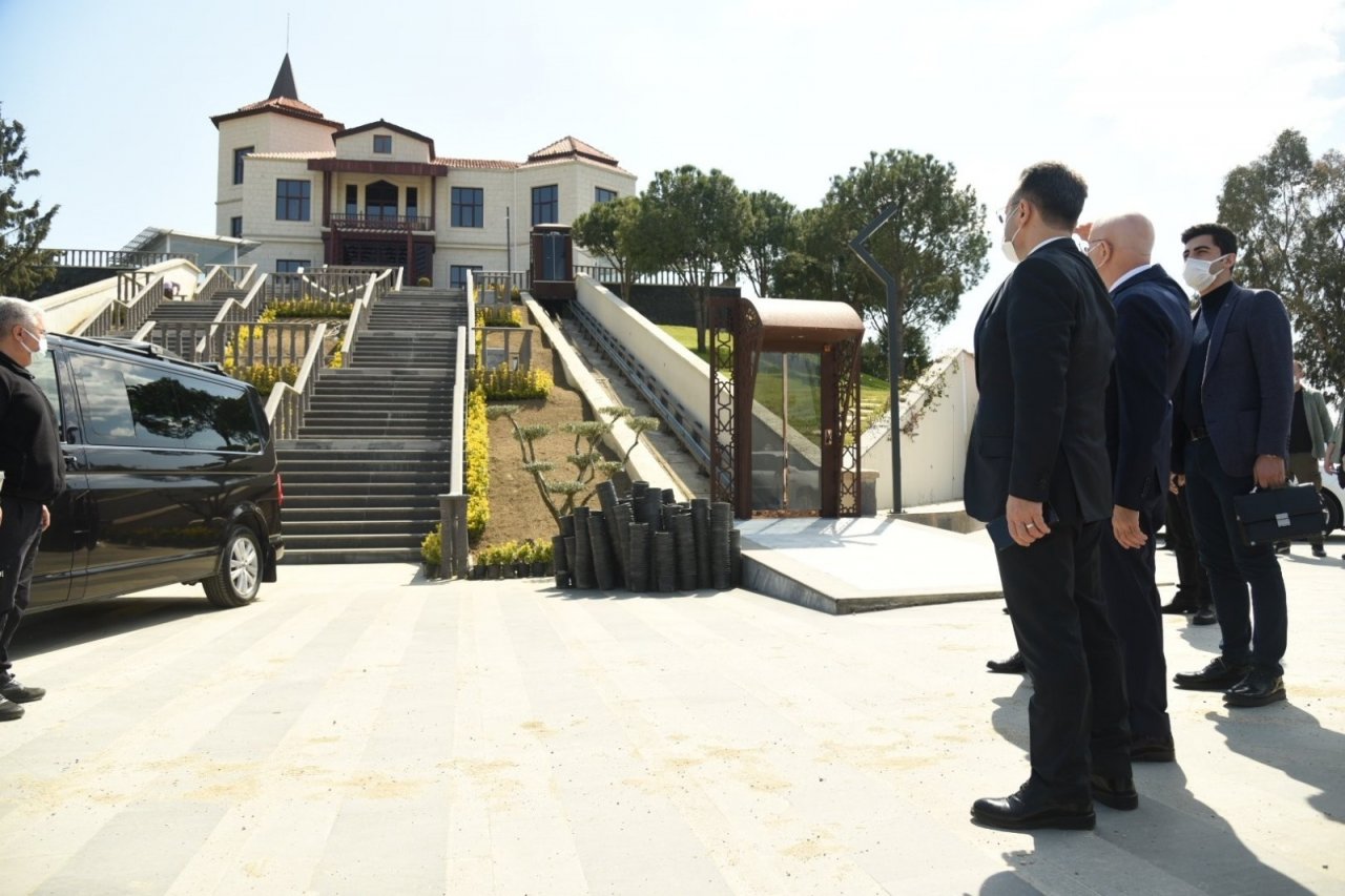Bakan Yardımcısı Erdil, Adnan Menderes Müzesi’nde İncelemelerde Bulundu