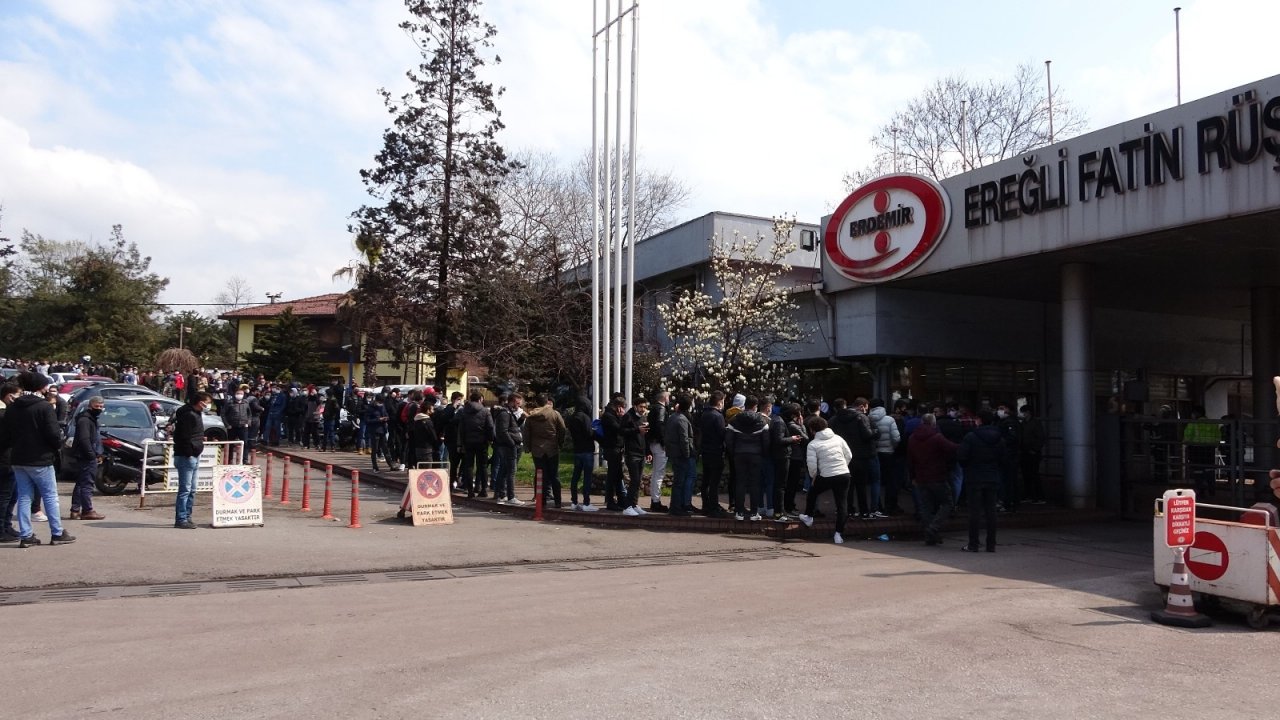 Erdemi̇r Başvuruları Bizzat Alınca Pandemi Tedbirleri Hiçe Sayıldı