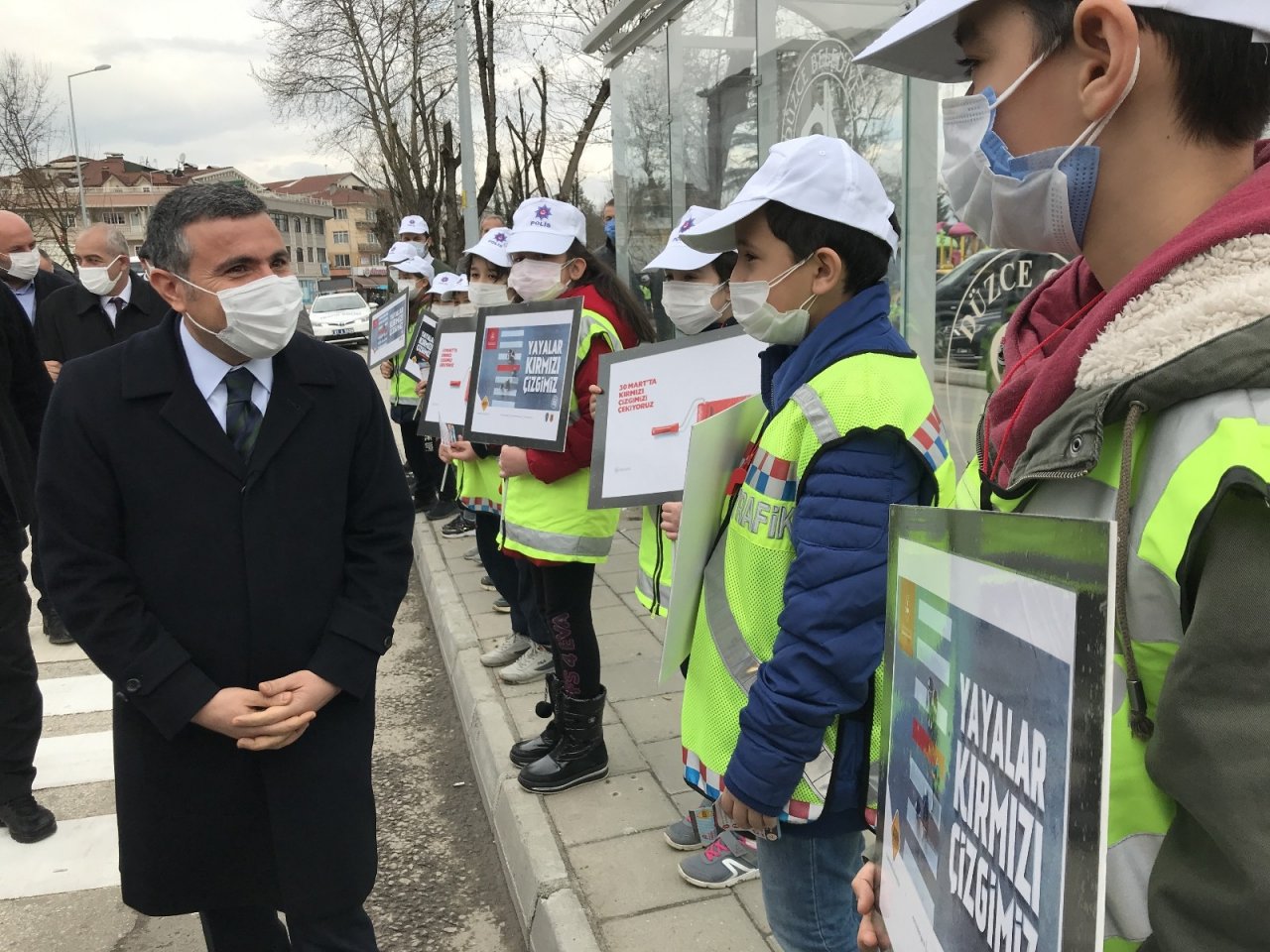 Yaya Öncelikli Trafik İçin Kırmızı Çizgi Çekildi