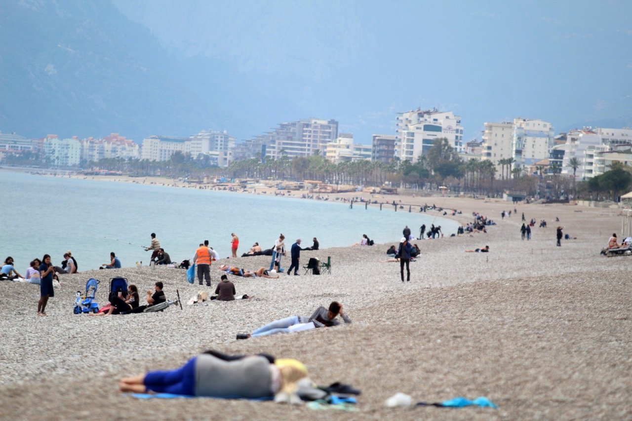 Antalya İ̇l Umumi Hıfzıssıhha Kurulu’ndan Korona Virüs Tedbirlerine ’kırmızı’ Güncelleme