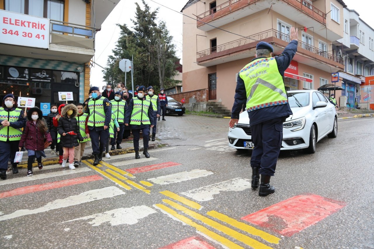 "kırmızı Çizgi" Uygulamasına Çocuklardan Dövizli Farkındalık