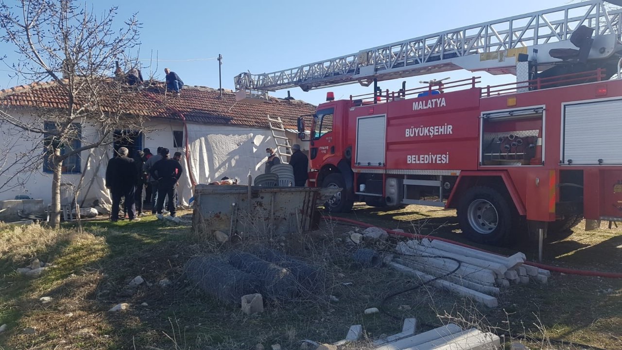Okul Lojmanında Korkutan Yangın