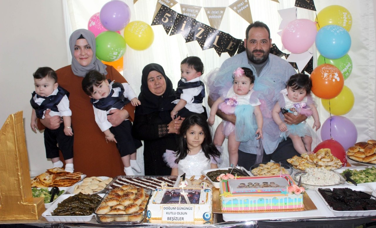 Bakan Selçuk’tan Hataylı Beşizlere Doğum Günü Pastası