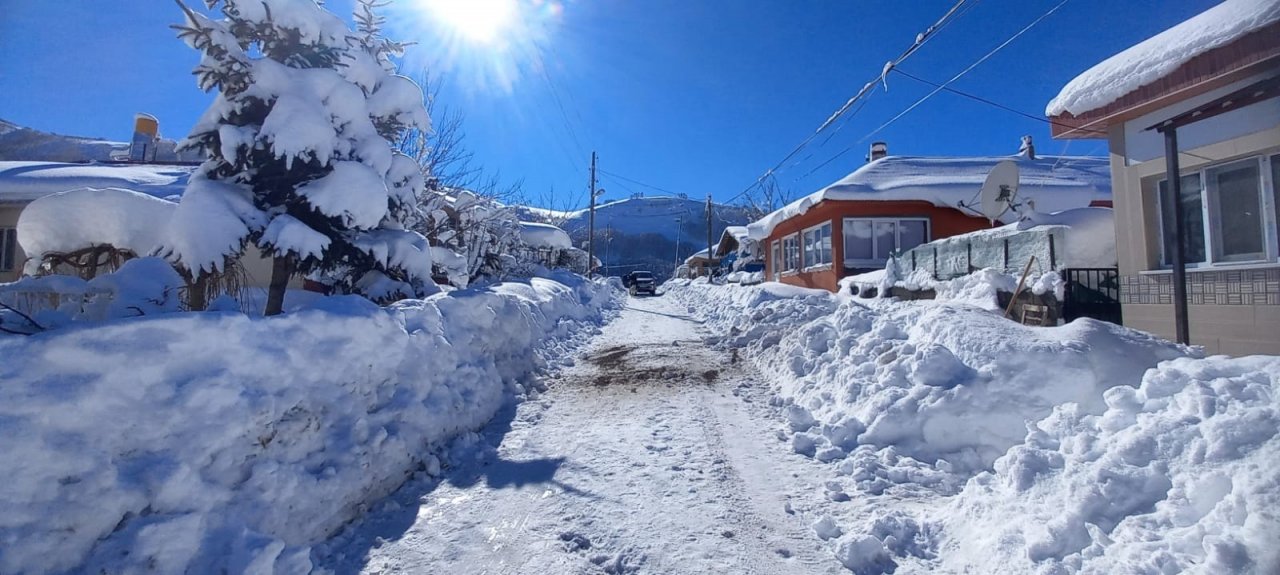 Tunceli’de Karla Kapanan Tüm Köy Yolları Açıldı
