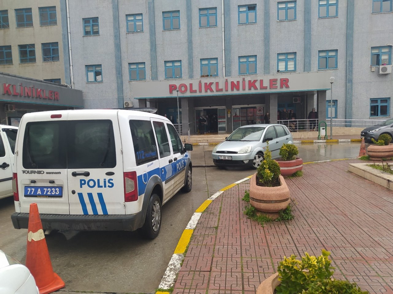 Yoğun Bakımda Korona Tedavisi Gören Irak Uyruklu, 3. Kattan Atlayıp Canına Kıydı
