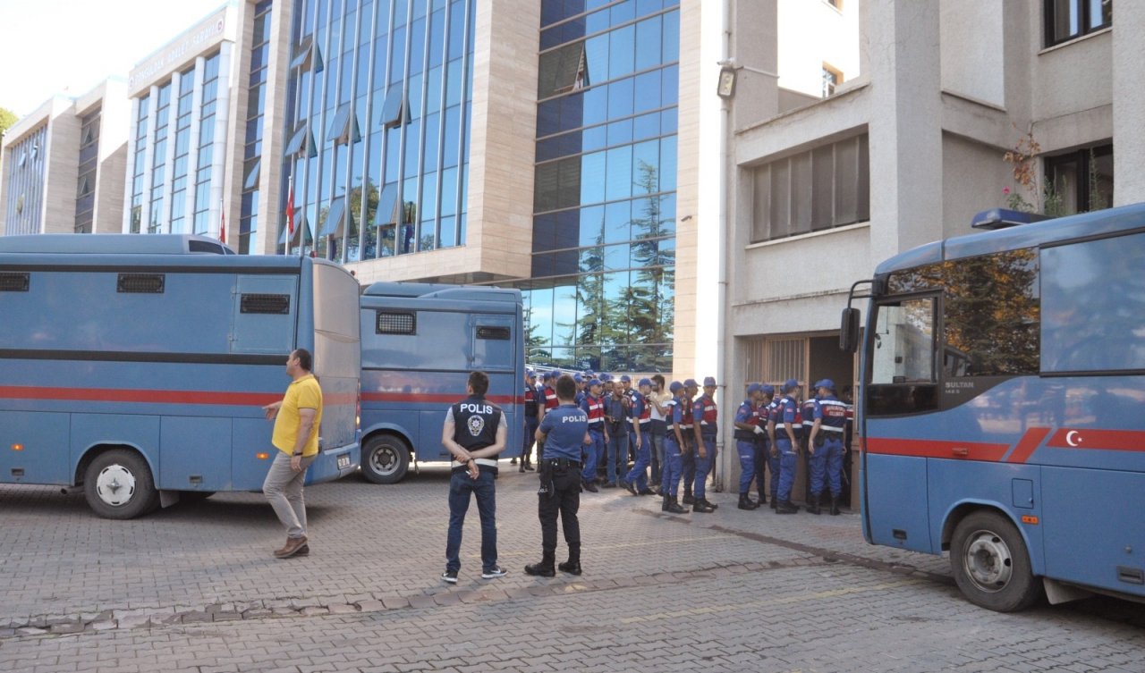 Fetö’den Yargılanan 15 Akademisyene Beraat