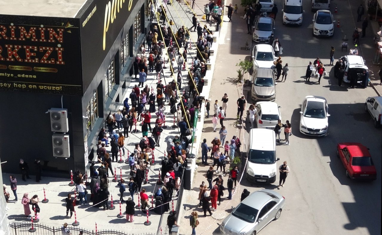 Turuncuya Dönen Adana’da Tabak-çanak Koronayı Unutturdu