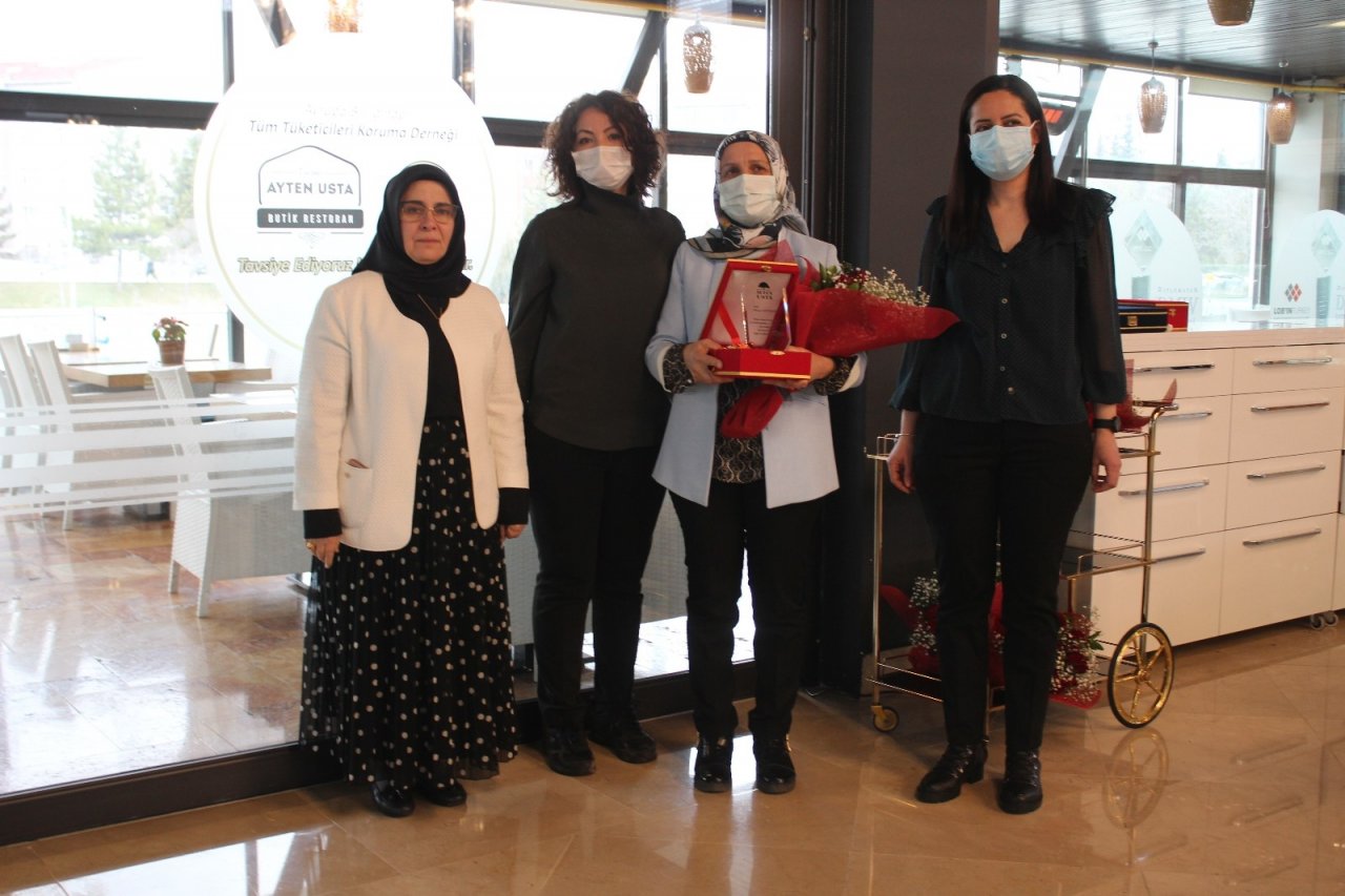 Ayten Usta’dan Çalışanlarına Moral Etkinliği