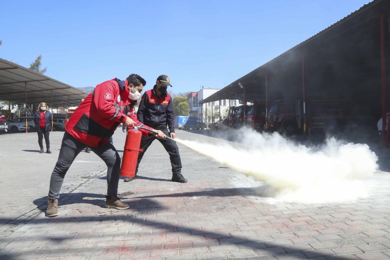 Büyükşehir İ̇tfaiyesi, Efeler Belediyesi Arama Kurtarma Ekibine Eğitim Verdi