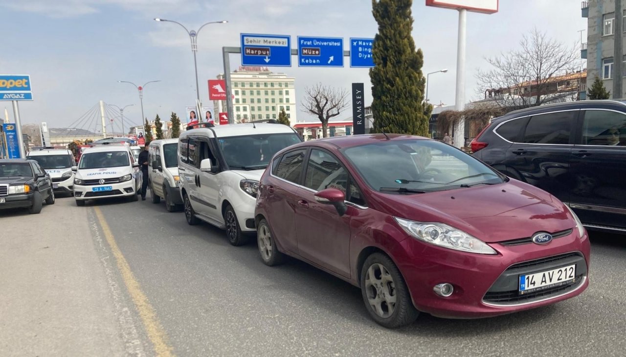 Elazığ’da 3 Aracın Karıştığı Kazada 1 Kişi Yaralandı