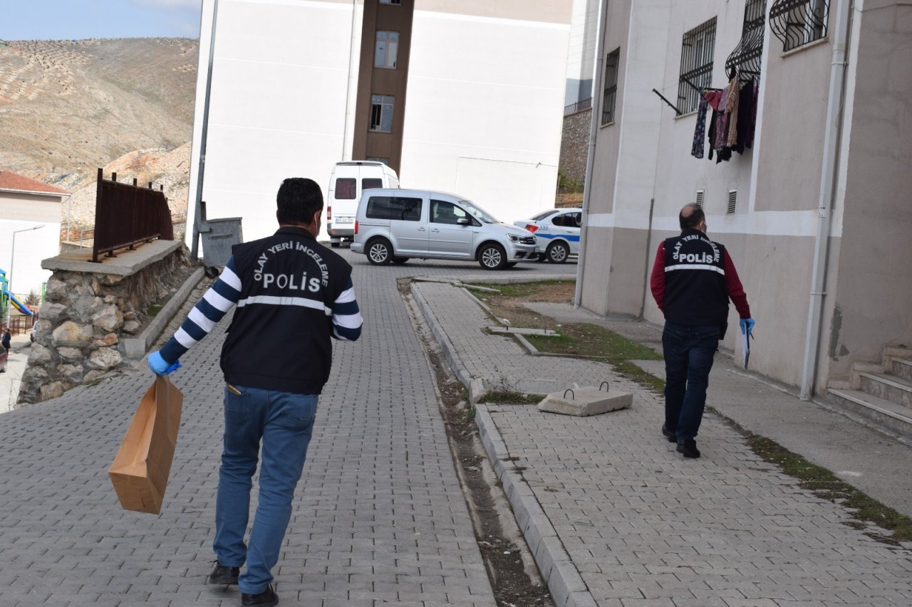 İ̇ki Çocuk Babası Tüfekle Canına Kıydı