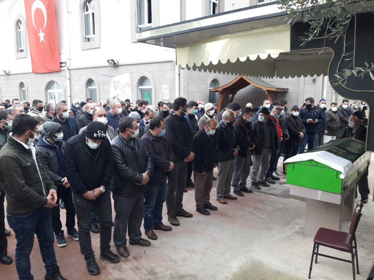 Irak’ta İnşaattan Düşerek Ölen İşçi Kocaeli’de Toprağa Verildi
