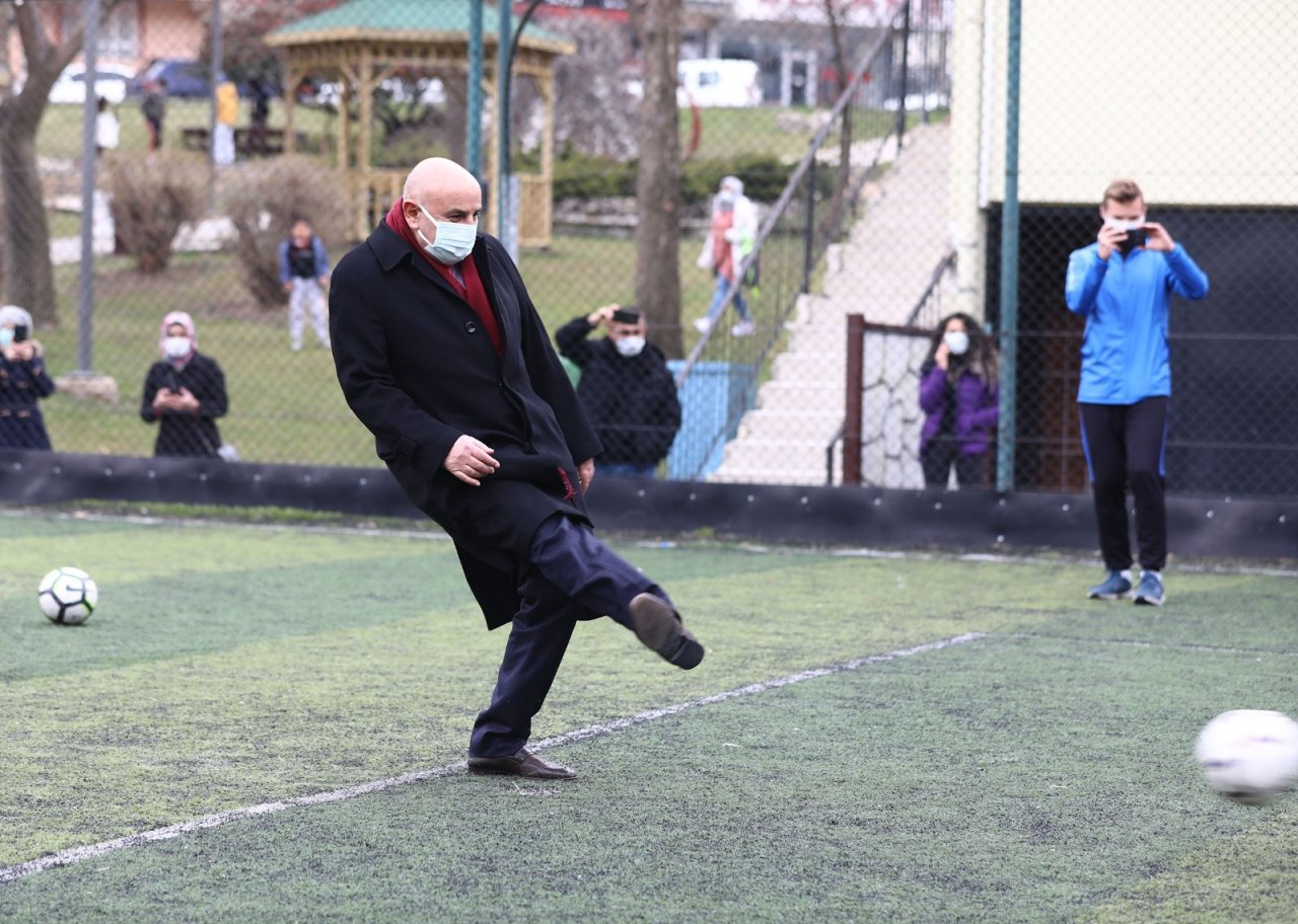 Başkan Altınok’tan Minik Futbolculara Penaltı Dersi