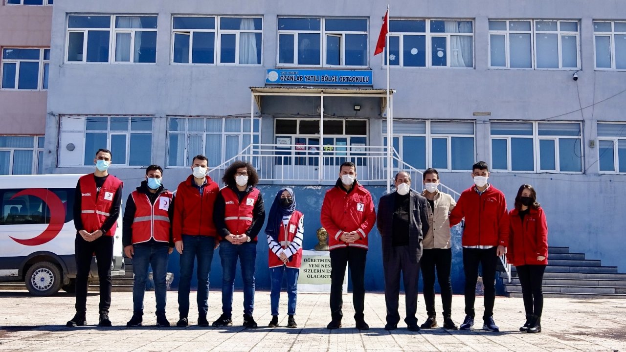 Kızılay’dan Öğrencilere Yardım Eli