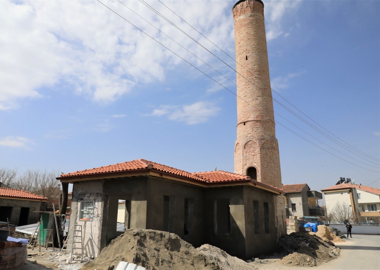 Battalgazi’deki Tarihi Mekanlarda Restorasyon Çalışmaları Sürüyor