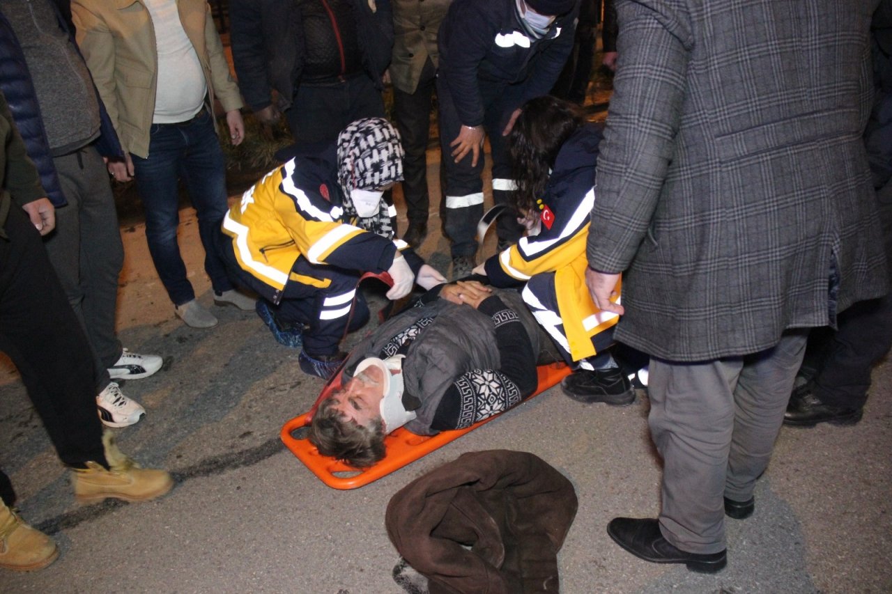 Bariyerlere Çarpıp Takla Atan Otomobil Metrelerce Ters Sürüklendi: 1 Yaralı