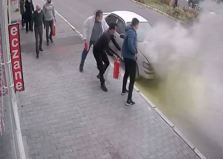 Nevşehir’de Park Halindeki Araç Alev Alev Yandı