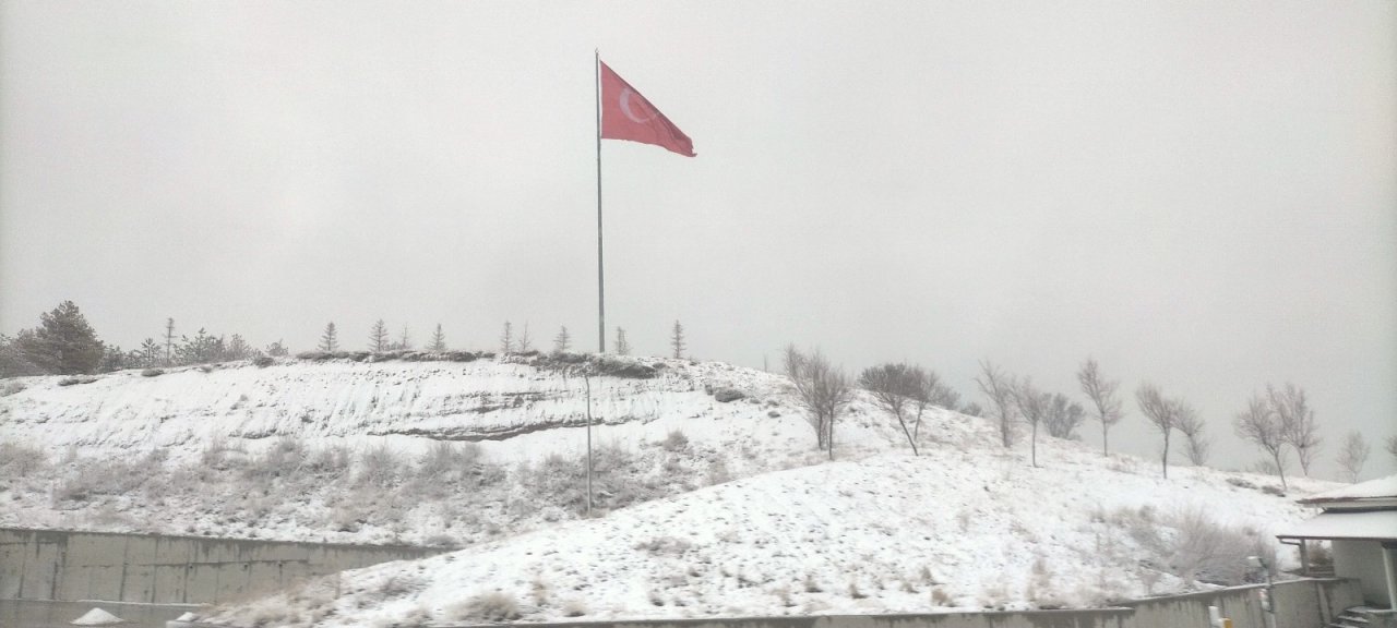 Seyitgazi’de Kar Var