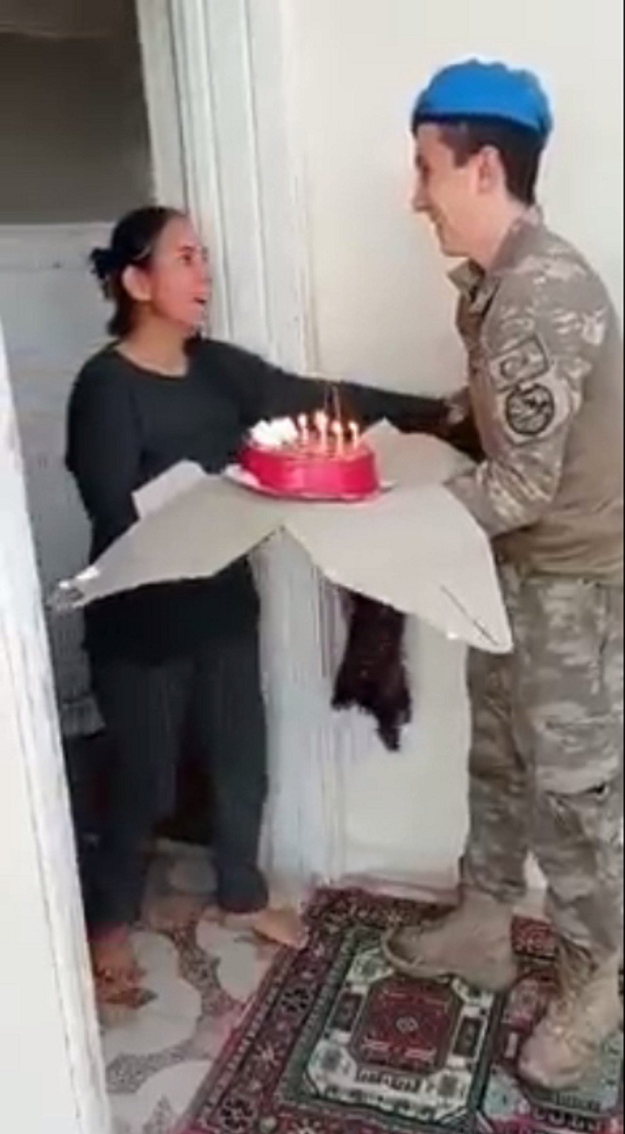 Mehmetçikten Annesine Ağlatan Doğum Günü Sürprizi