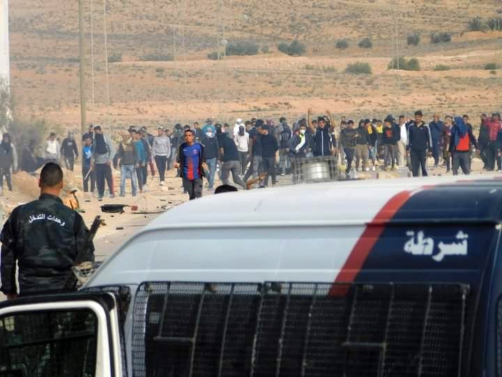 Tunus’ta Halk Kötüleşen Yaşam Koşullarını Protesto Etti