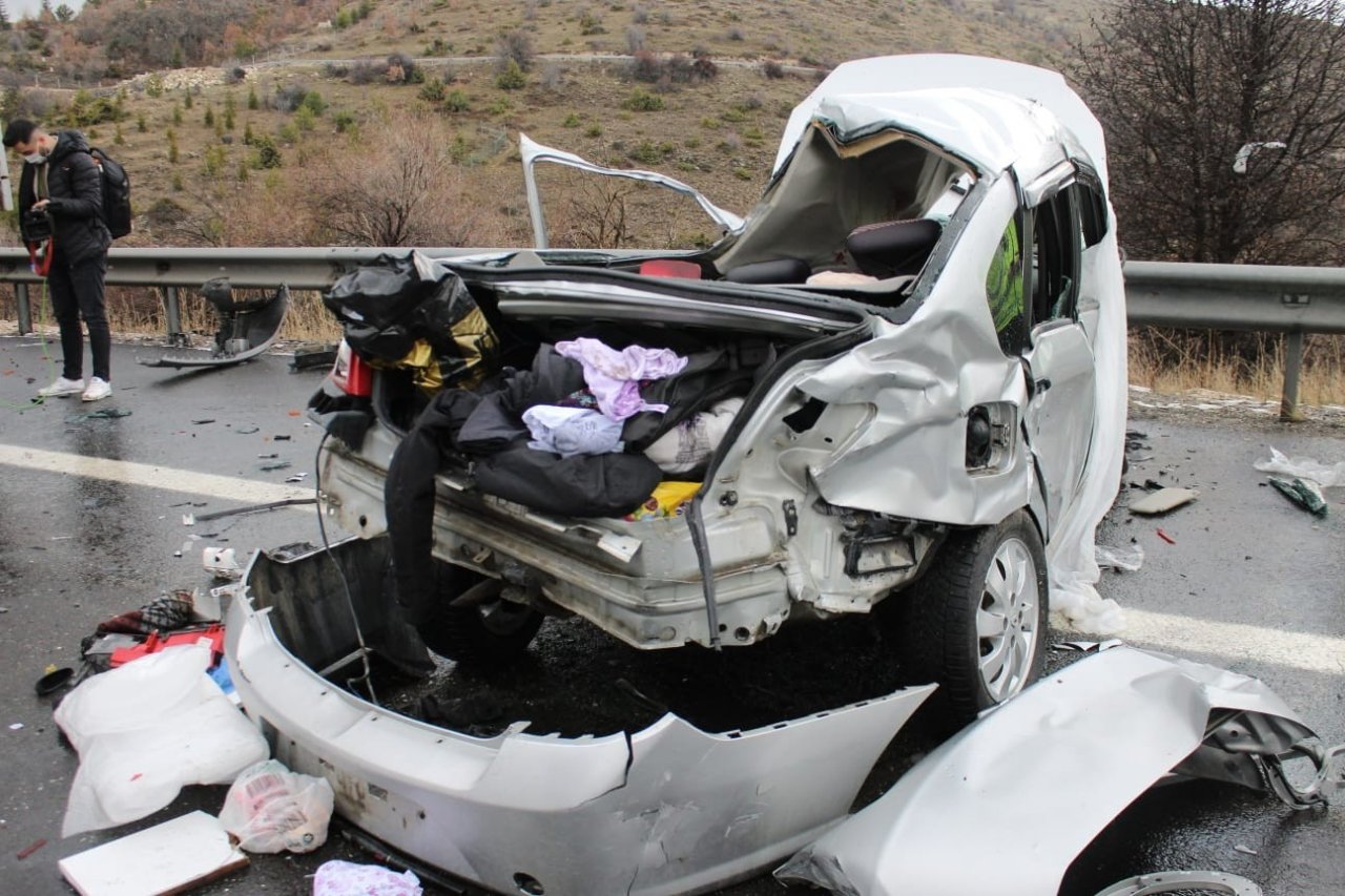Başkent’te Zincirleme Trafik Kazası: 4 Ölü, 5 Yaralı