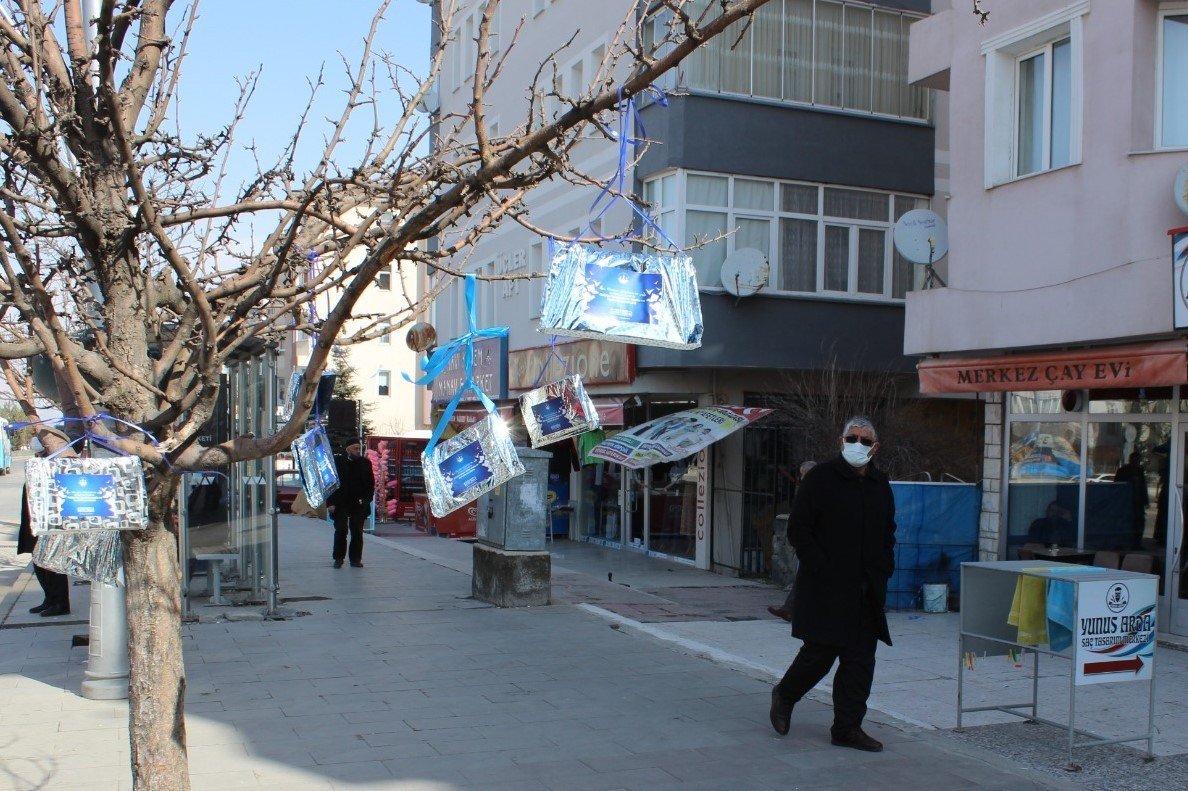 Aziziye’de Ağaçlar Kitap Açtı