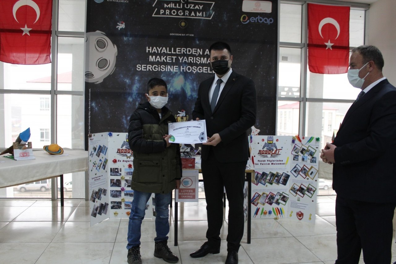 Çocuklar Hayallerindeki Uzay Araçlarını Tasarladı