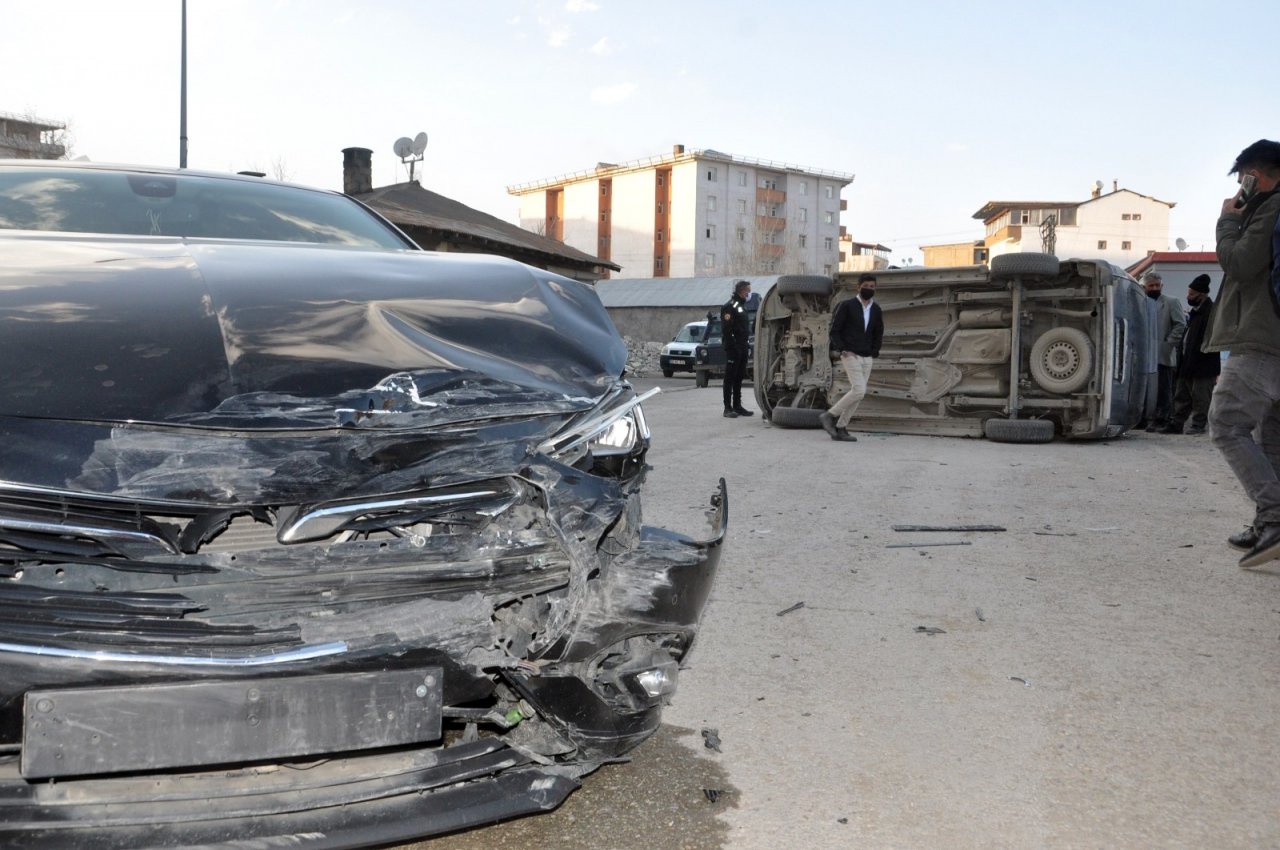 Yüksekova’da Trafik Kazası: 1 Yaralı