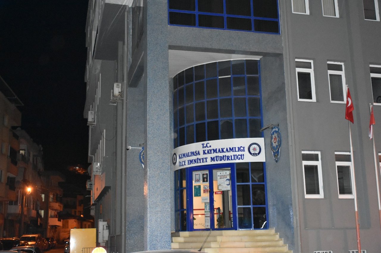 İ̇zmir’de Uyuşturucu Satıcılarına Darbe: 2 Şüpheli Tutuklandı