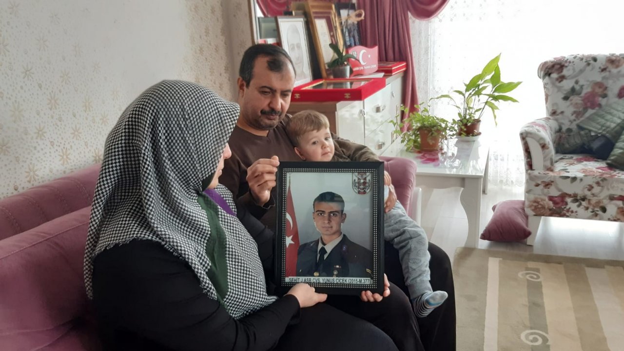 Şehit Anne Ve Babası ’i̇çimize Su Serpildi, Kökleri Kurusun"