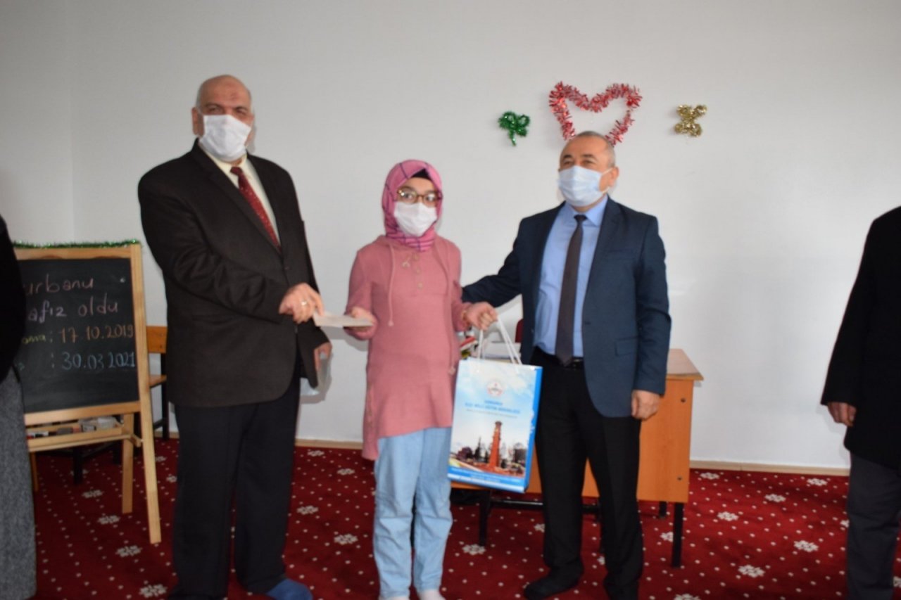 Sungurlu’da 8 Öğrenci Hafızlık Belgesi Aldı
