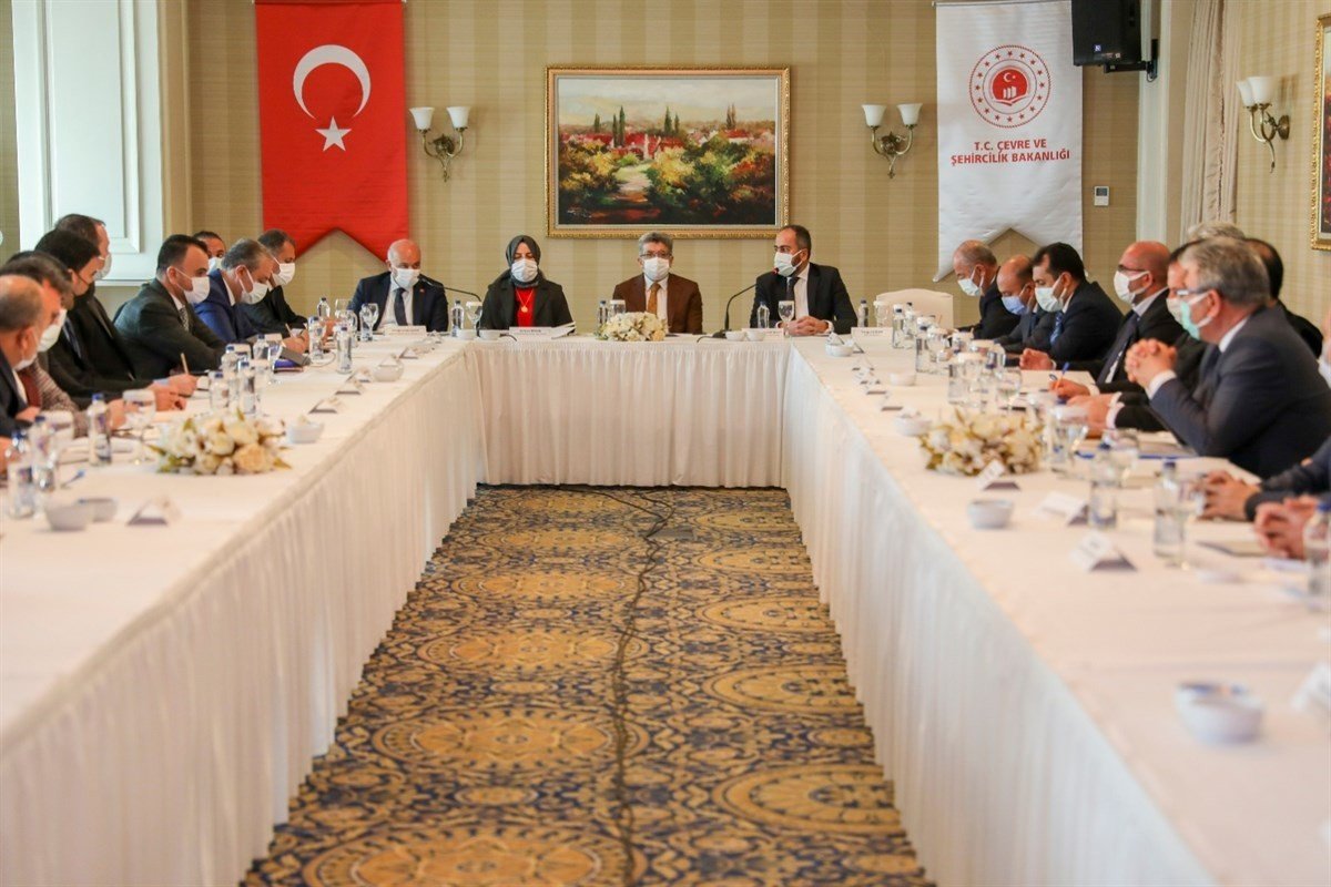 Van Gölü’nün Kirliliği Masaya Yatırıldı