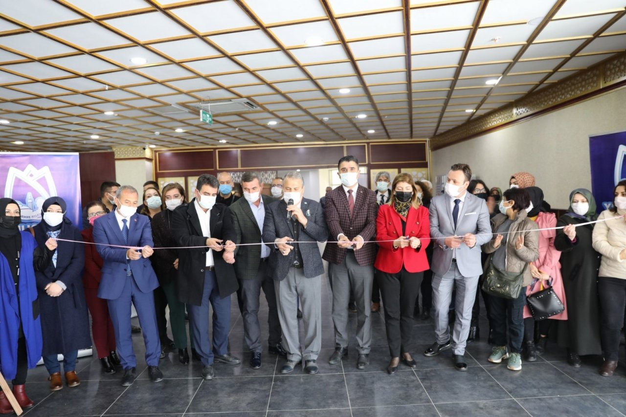 ‘asırlık Çocuk Dergileri’ Sergisi Ziyarete Açıldı