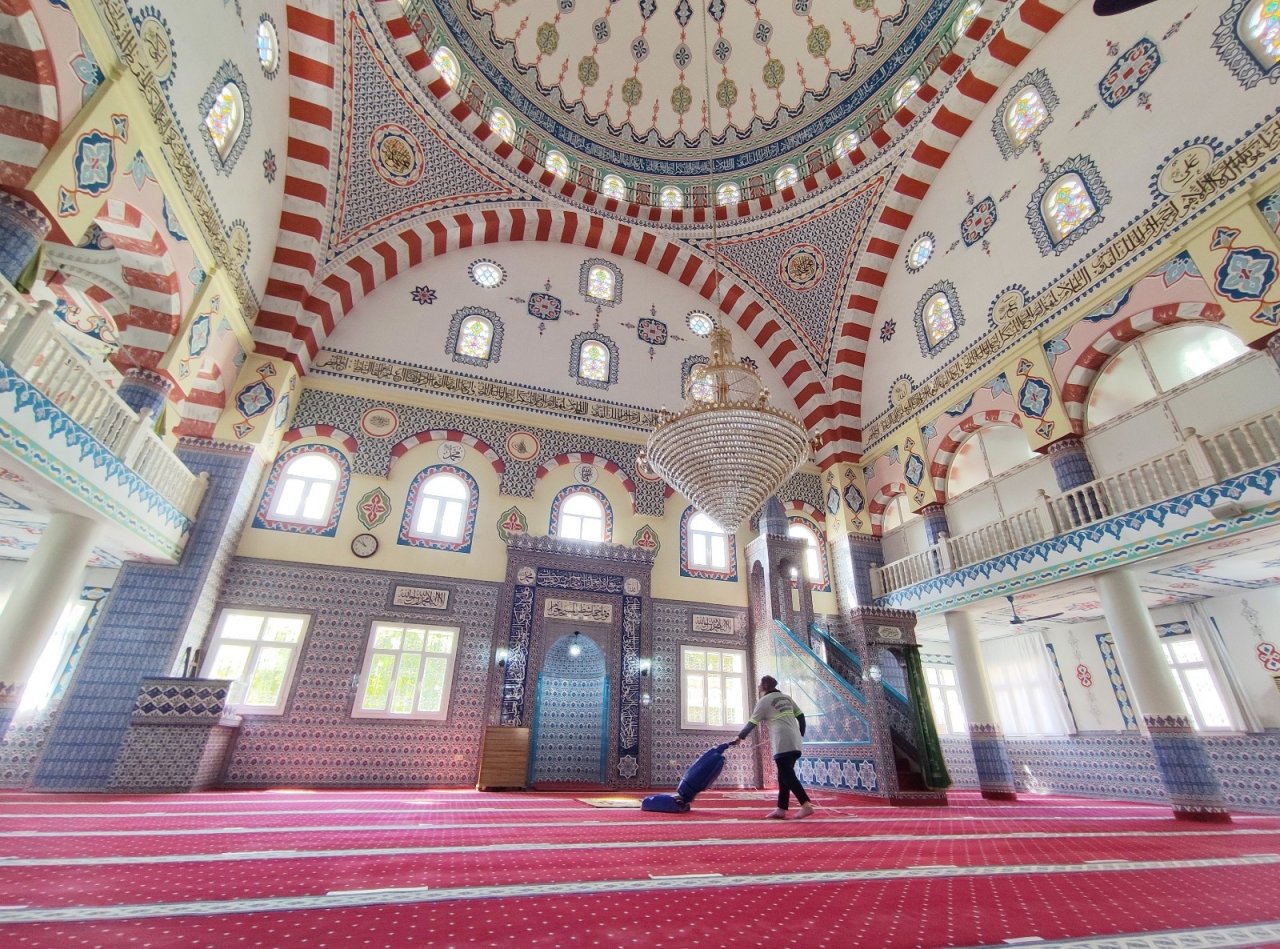 Yüreğir’de Camiler Ramazan’a Hazırlanıyor