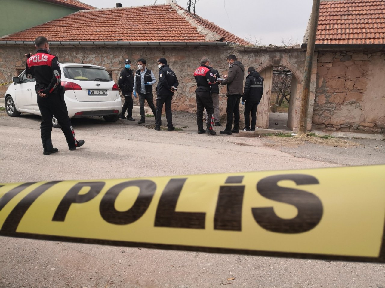 Aksaray’da Kayınpeder Dehşeti: Gelinini Öldürüp 4 Yeğenini Yaraladı