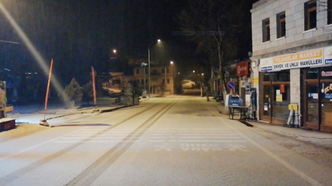 Güzelyurt’u Kar Yağışı Beyaza Bürüdü